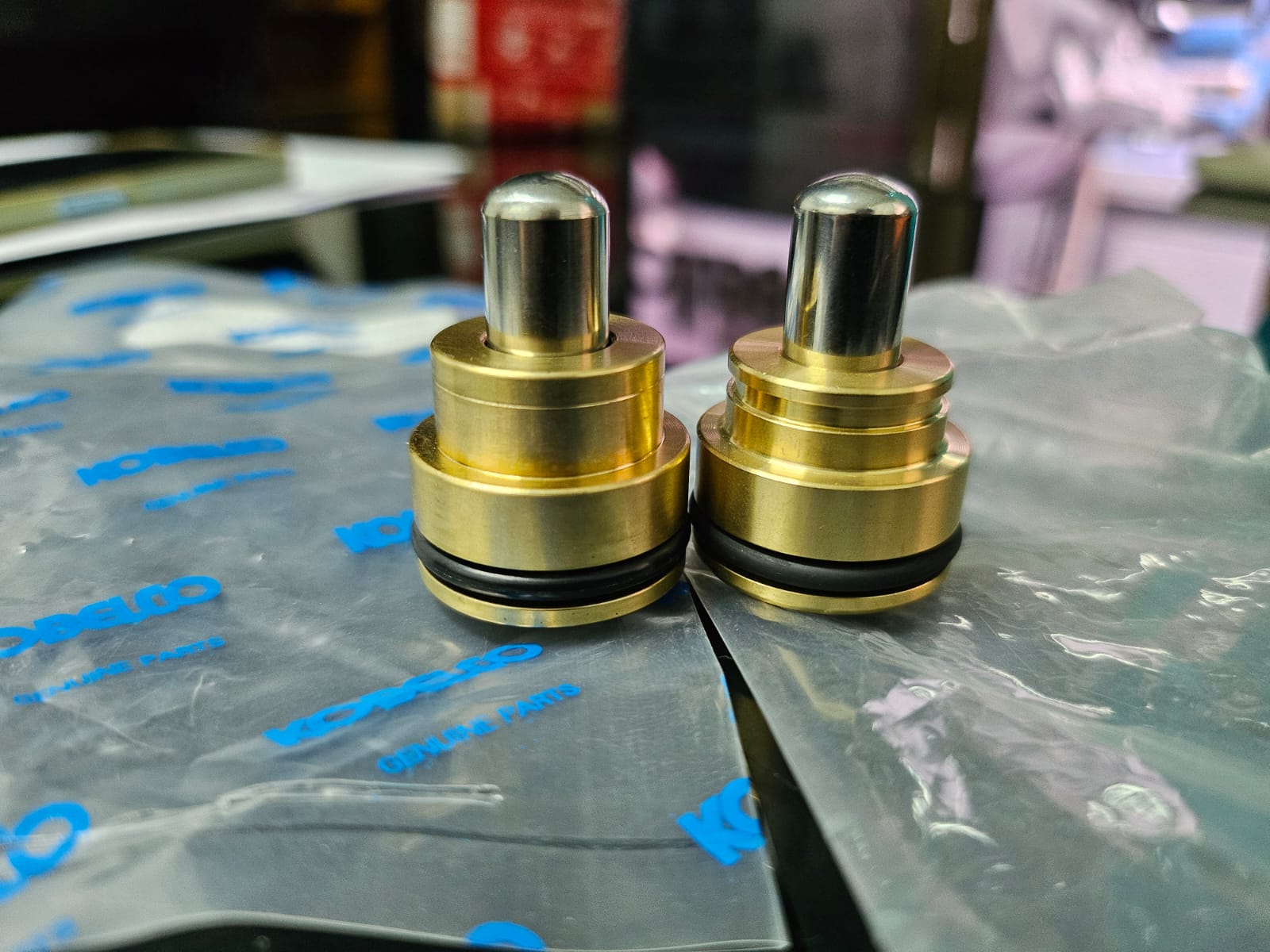 SK200-8 JOYSTICK PUSHER ~ GENUINE