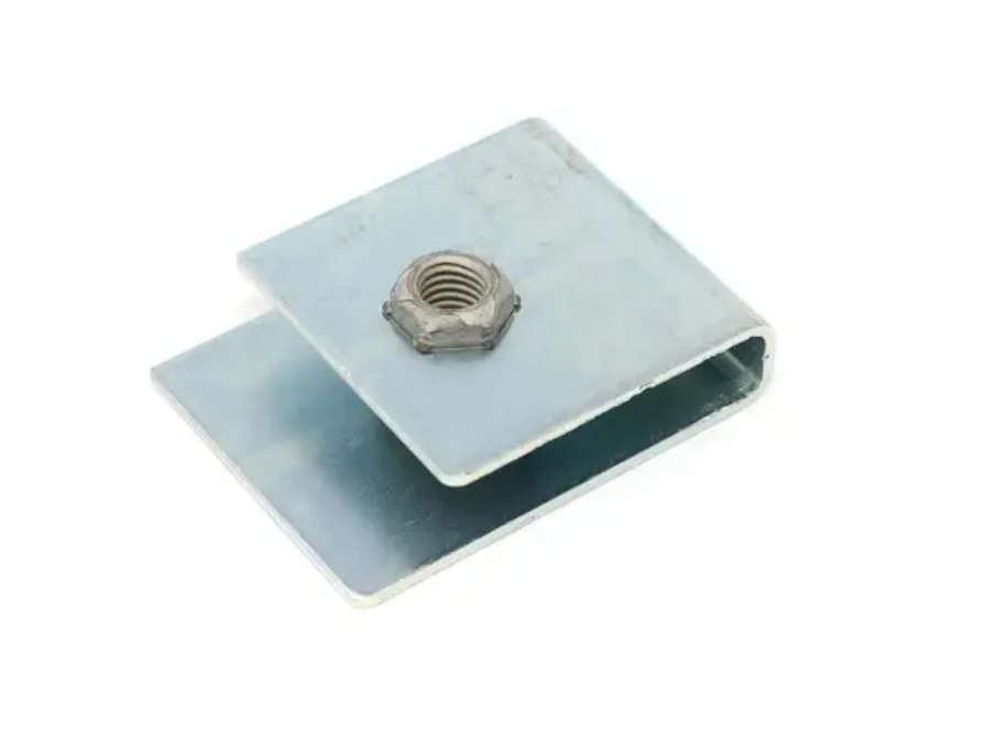 7152037 - RETAINING NUT